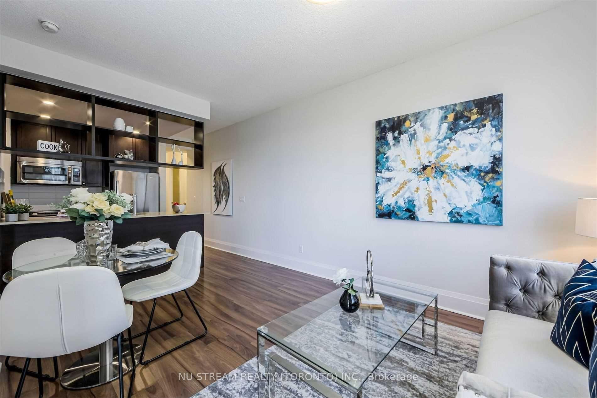 2 Bedrooms Condo at 100 Harrison Garden,  Toronto For sale