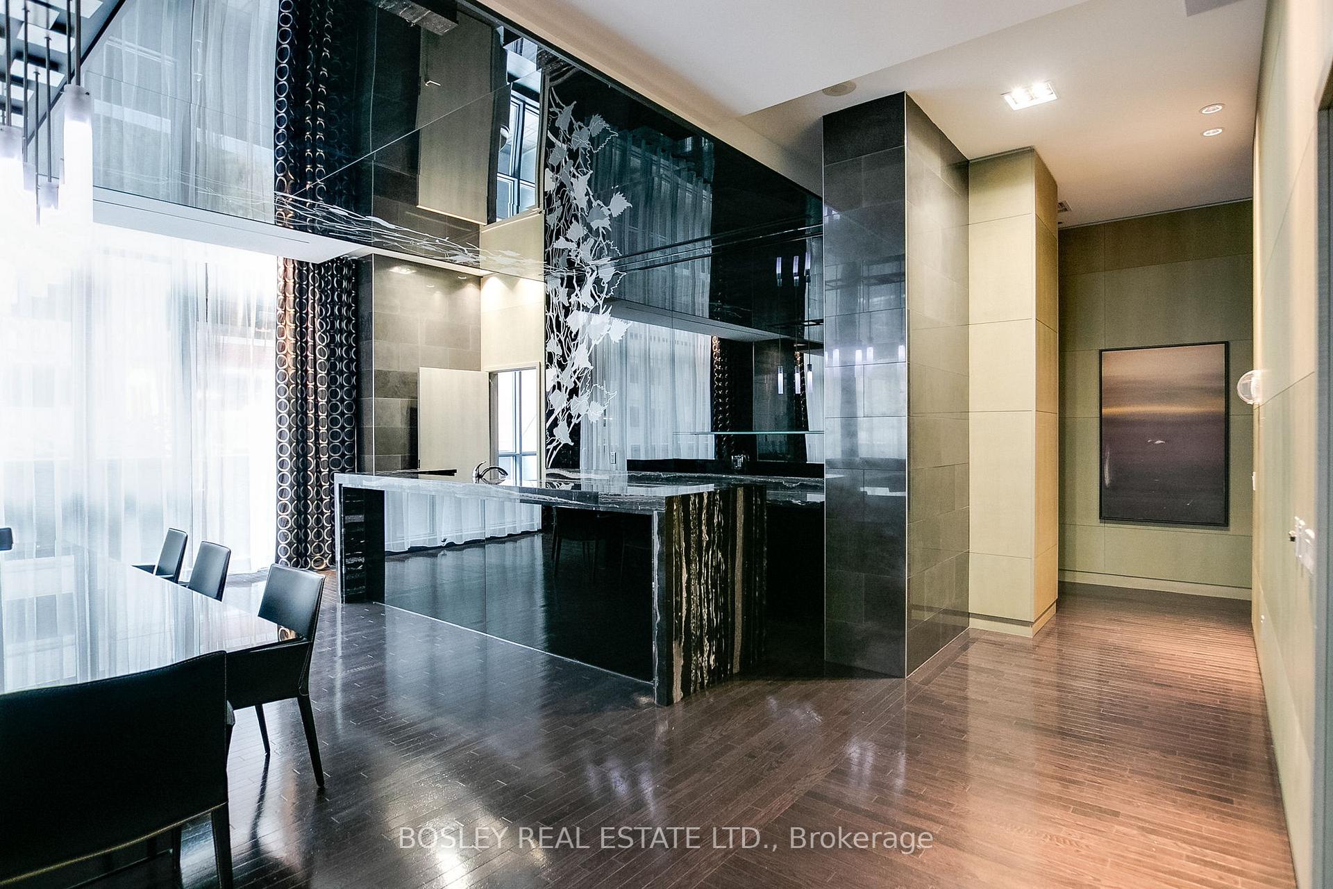 2 Bedrooms Condo at 770 Bay, Toronto For sale