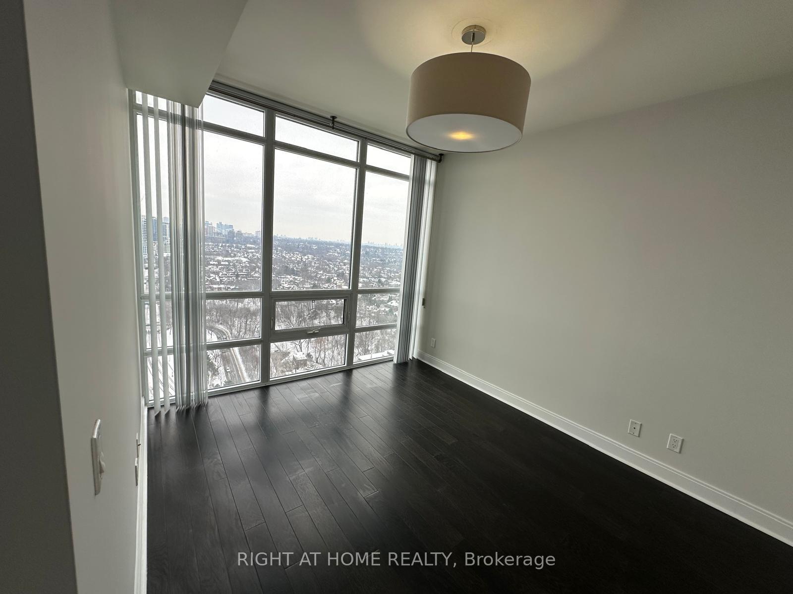 2 Bedrooms Condo at 825 Church,  Toronto For sale