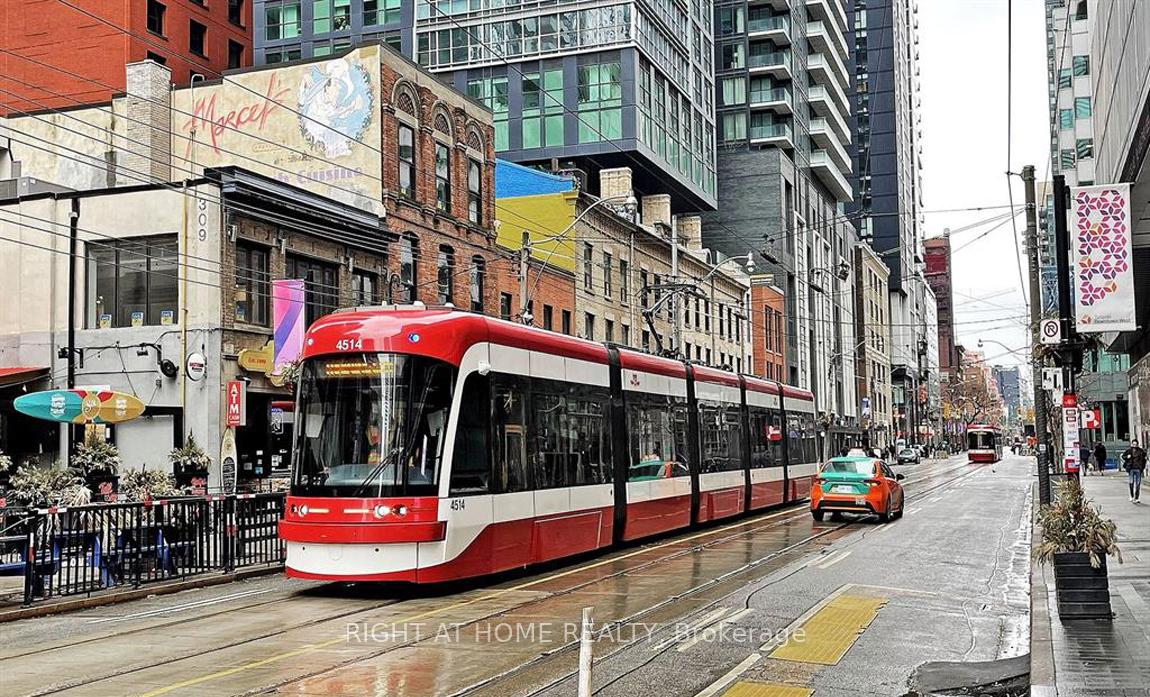 1 Bedroom Condo at 327 King, Toronto For sale