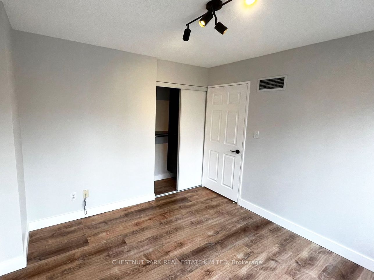 43 Eglinton Avenue E #909, Toronto C03 Yonge-Eglinton