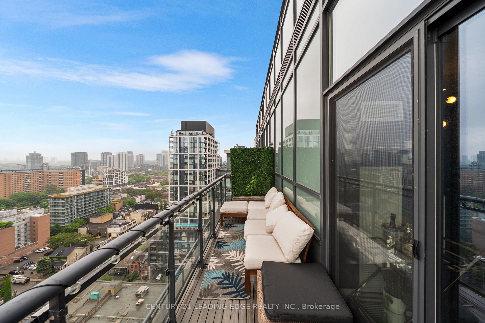 2 Bedrooms Condo at 460 Adelaide, Toronto For sale