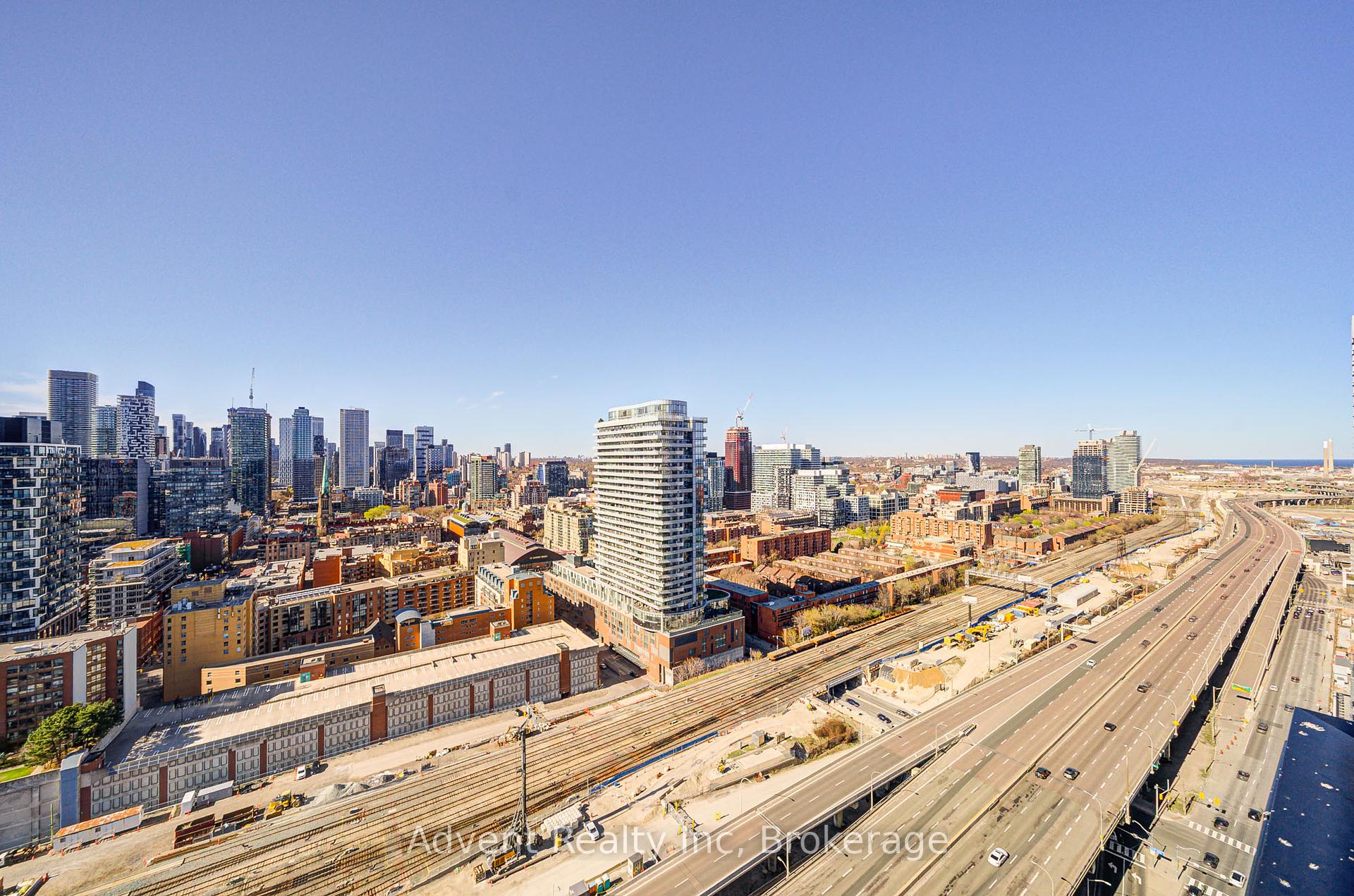 2 Bedrooms Condo at 55 Cooper,  Toronto For sale