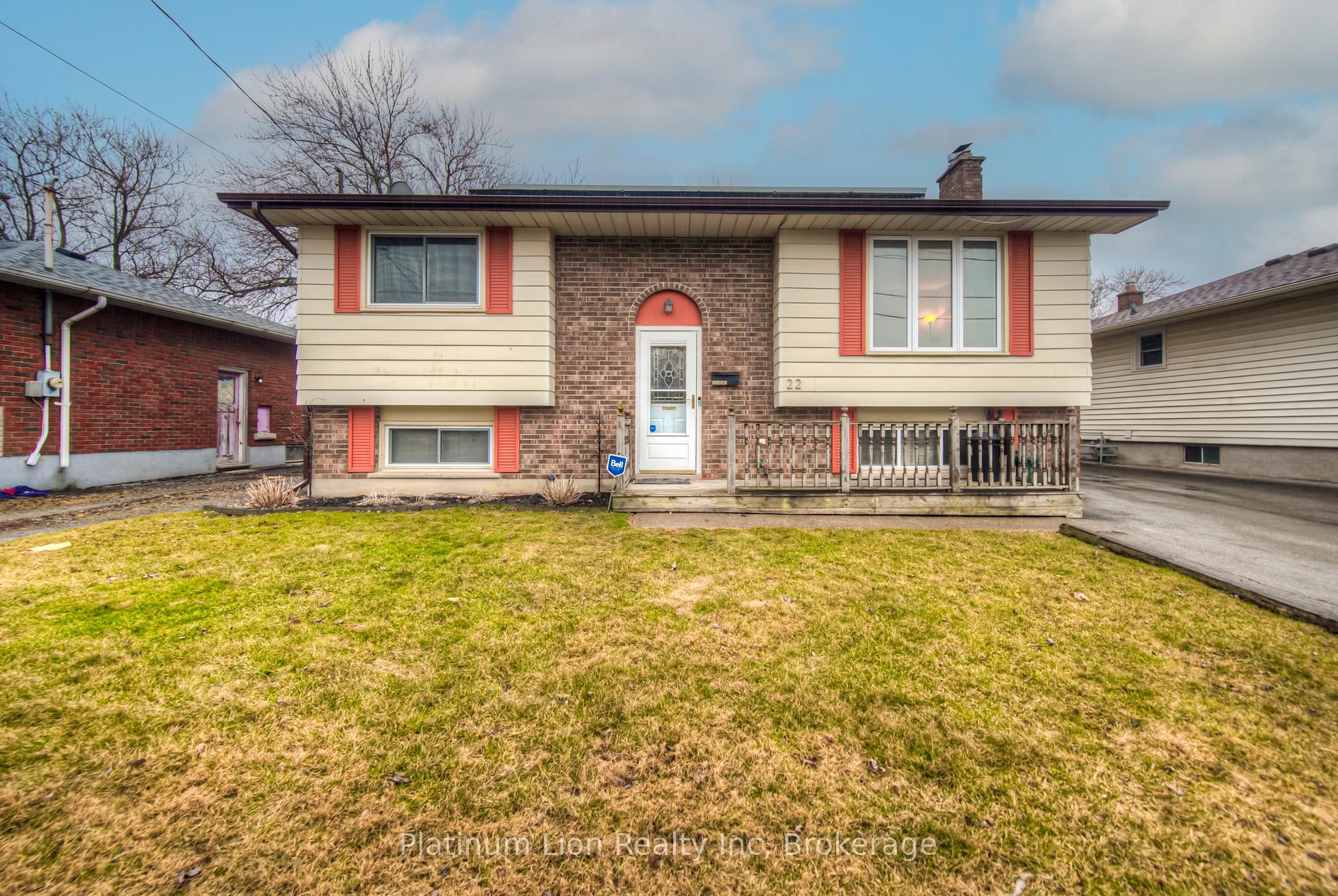 22 Battersea Avenue, St. Catharines, ON L2P 1L7