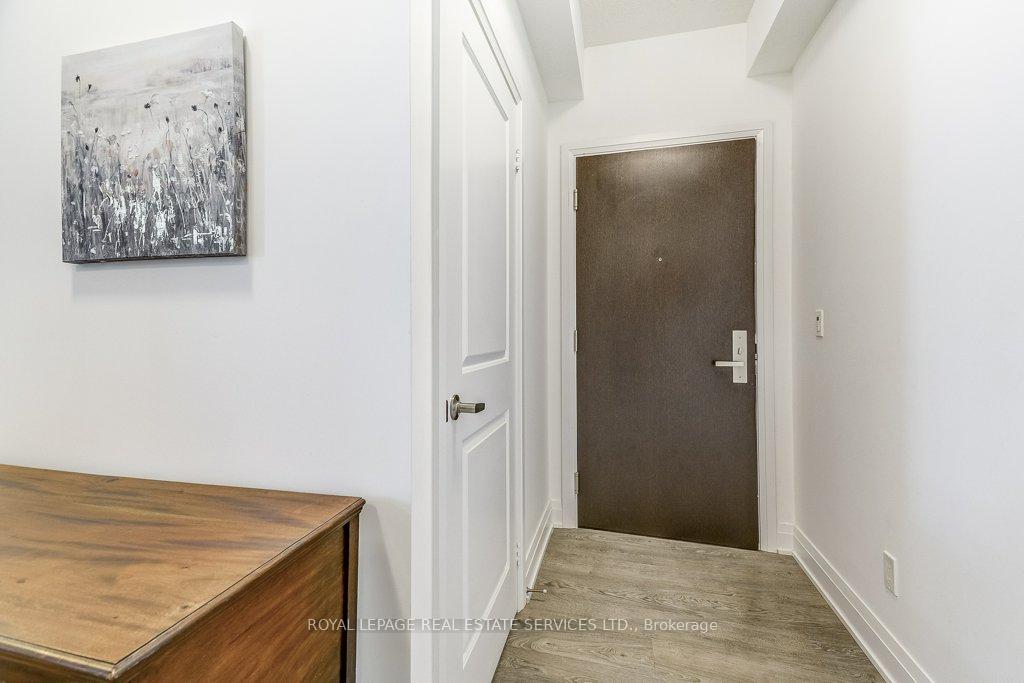 2 Bedrooms Condo at 55 Speers, Oakville For sale