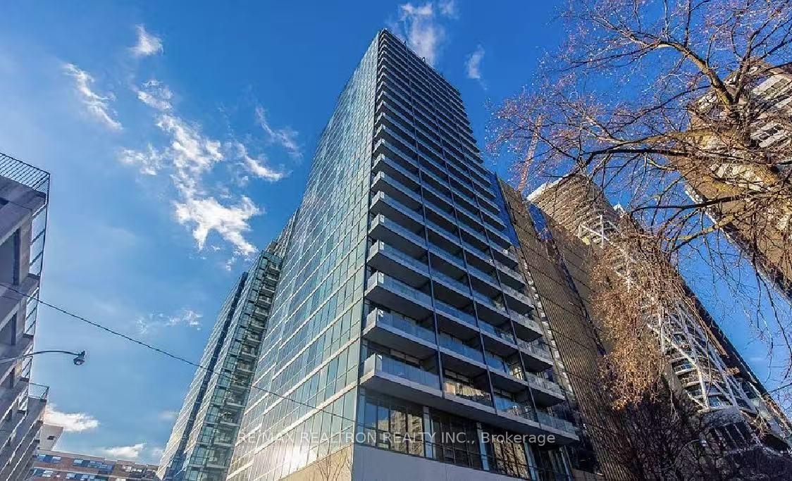 2 Bedrooms Condo at 210 Simcoe, Toronto For sale