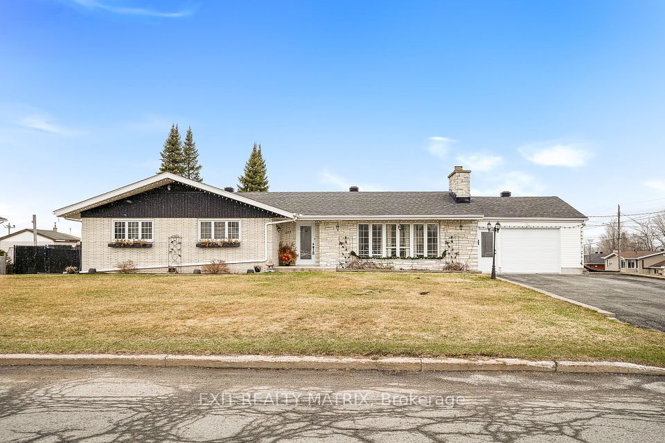 1313 Aberdeen Street, Hawkesbury, ON K6A 1K8