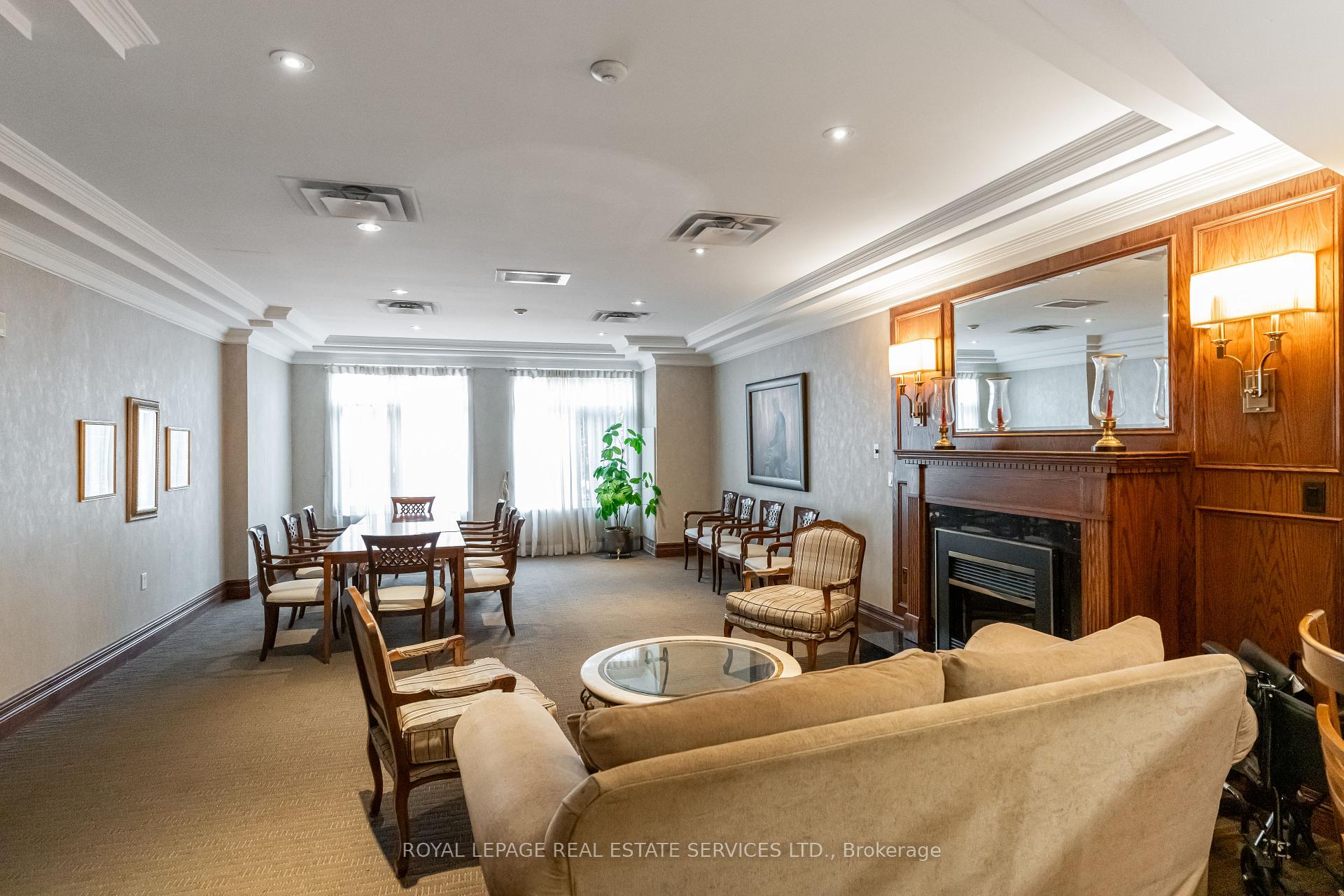 2 Bedrooms Condo at 10 Old Mill,  Toronto For sale