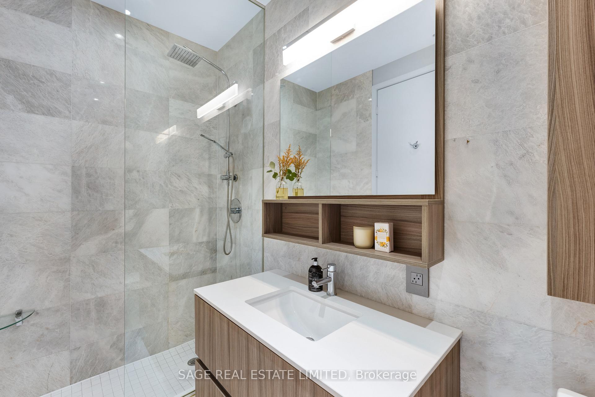 3 Bedrooms Condo at 377 Madison,  Toronto For sale