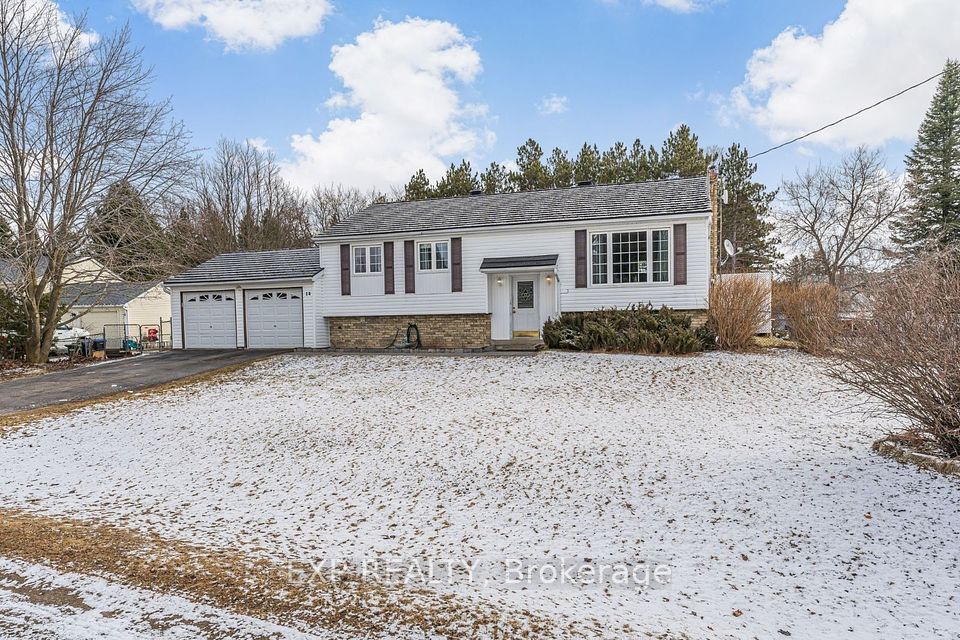 18 Princess Drive, Adjala-Tosorontio, ON L0M 1M0