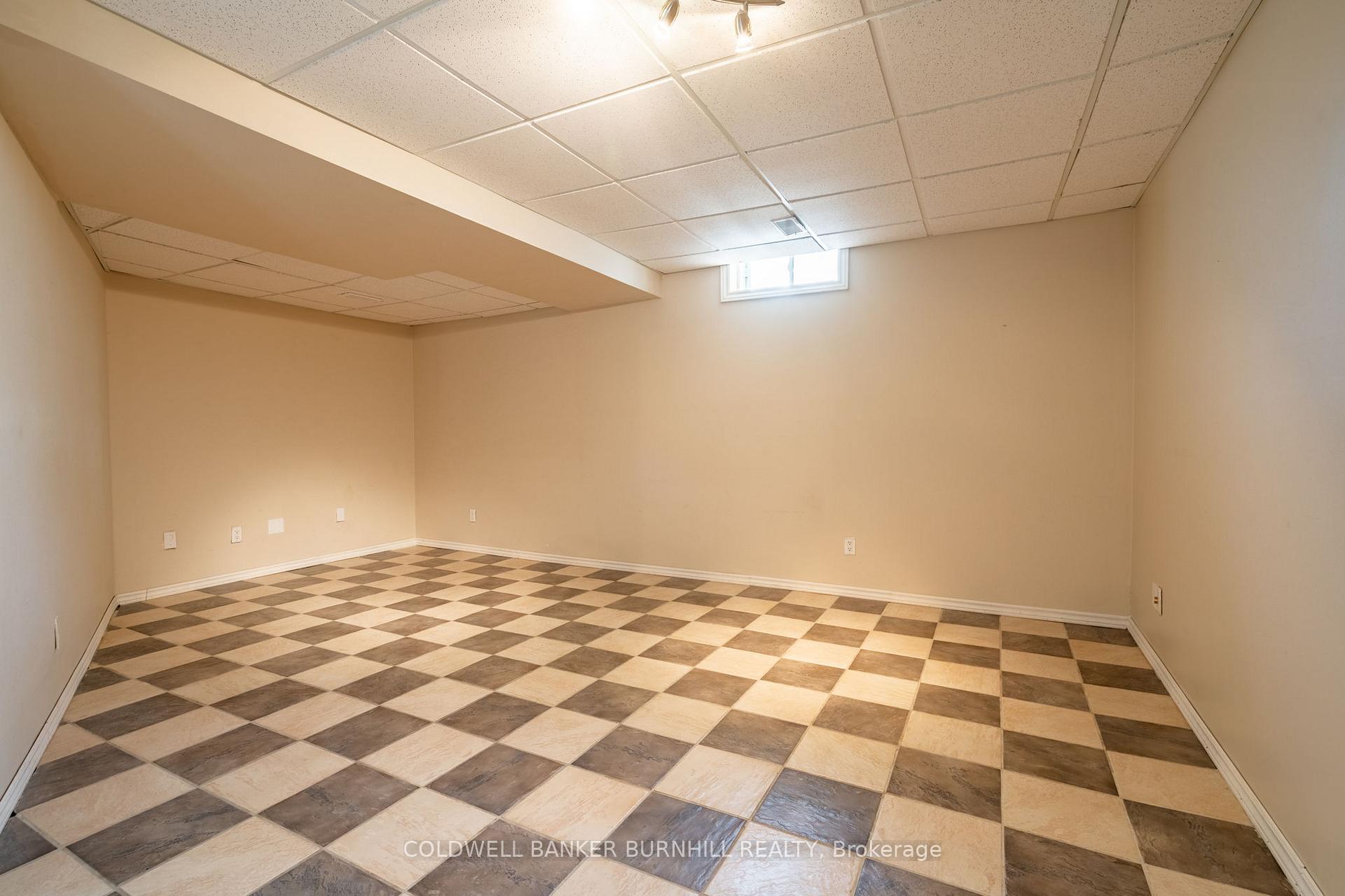 3 Bedrooms Condo at 1276 SILVAN FOREST,  Burlington For sale