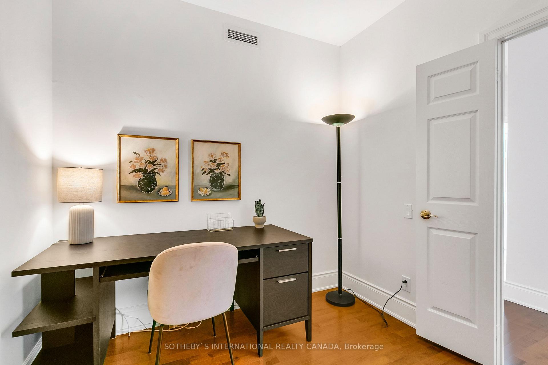 3 Bedrooms Condo at 55 Delisle,  Toronto For sale
