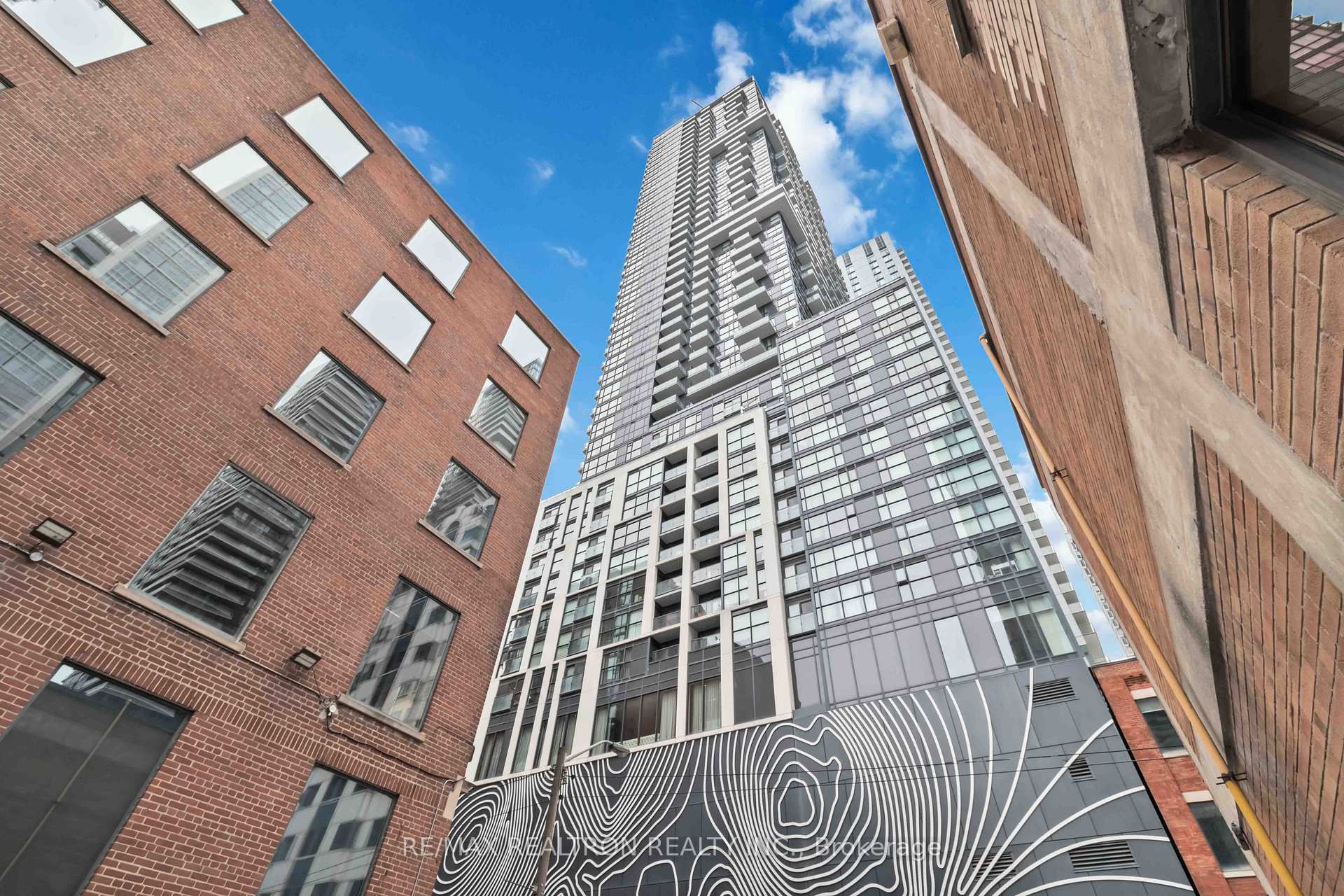 1 Bedroom Condo at 87 Peter,  Toronto For sale