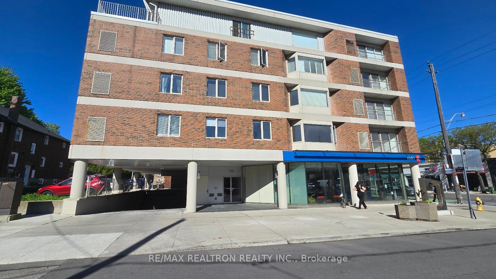 2 Bedrooms Condo at 70 Elmsthorpe, Toronto For sale