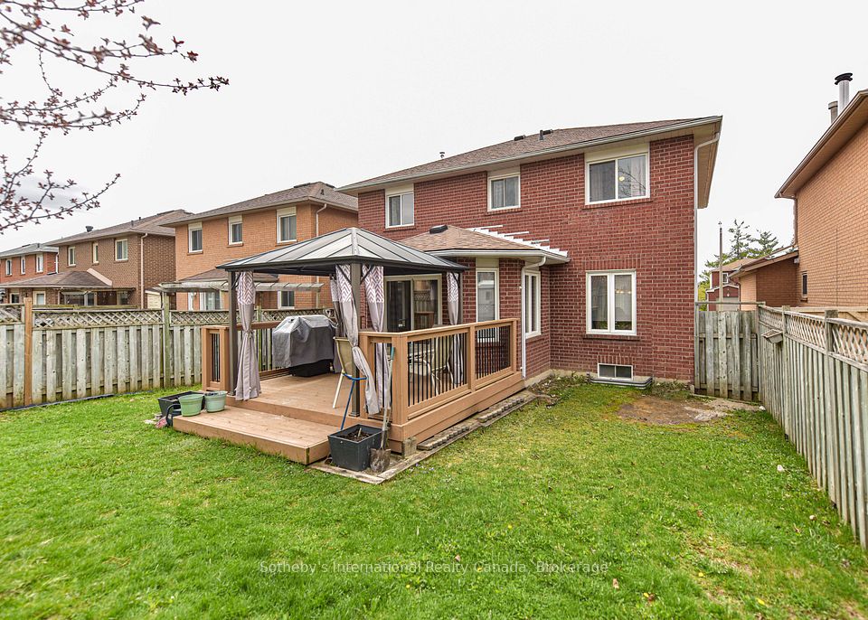 13 Burke Drive, Barrie, ON L4N 7J3
