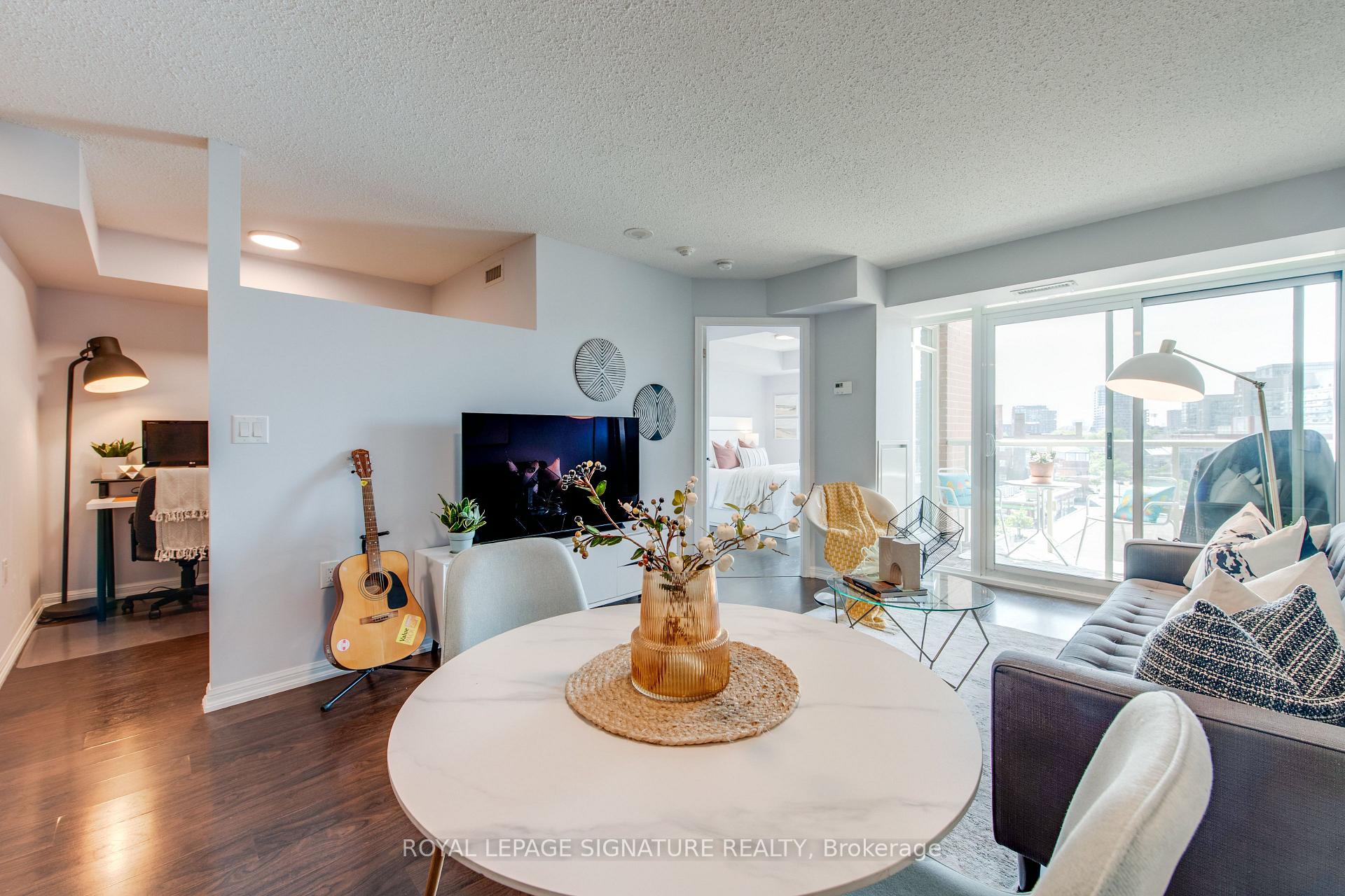 2 Bedrooms Condo at 125 Western Battery, Toronto For sale