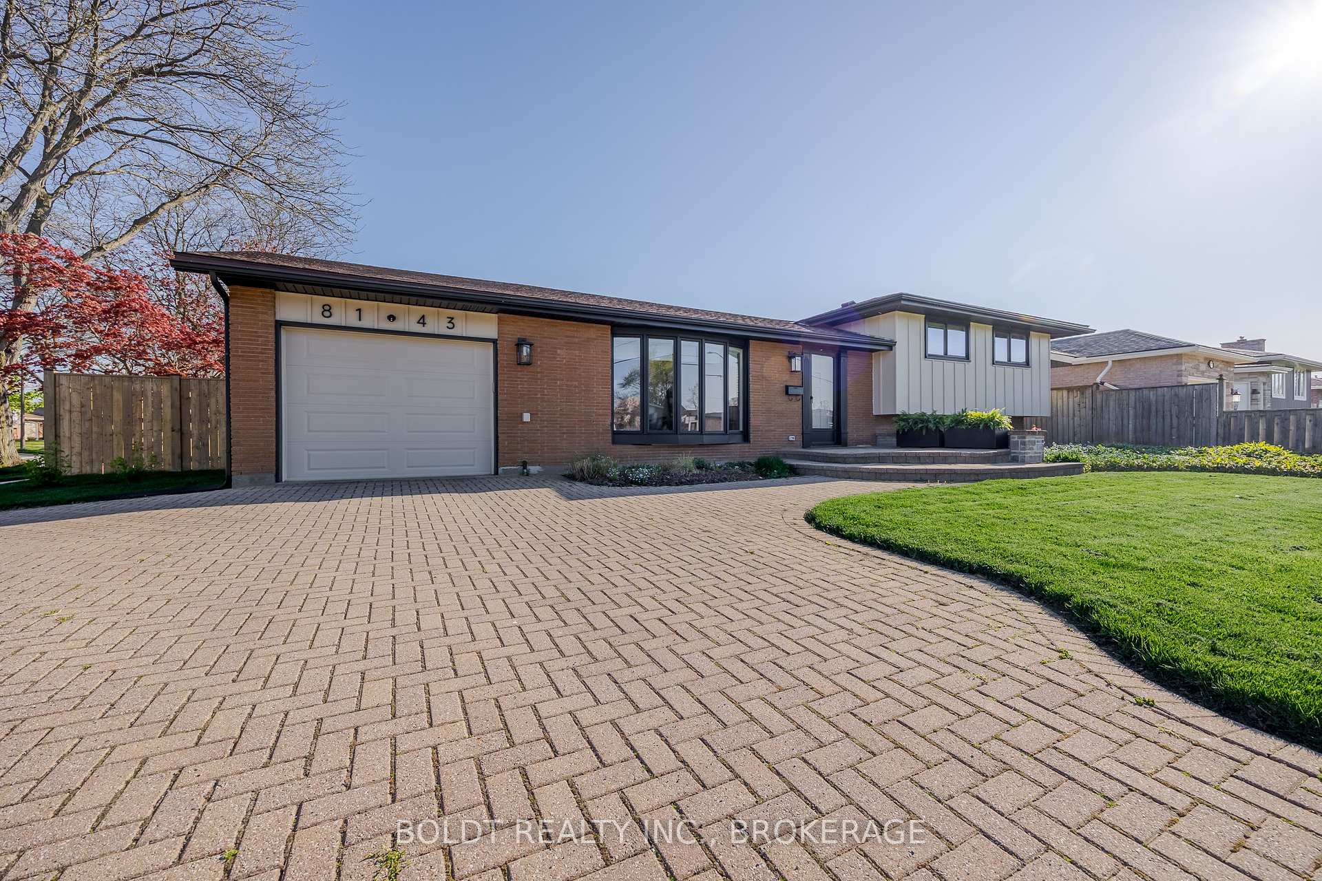 8143 Sarah Street, Niagara Falls, ON L2G 6T9