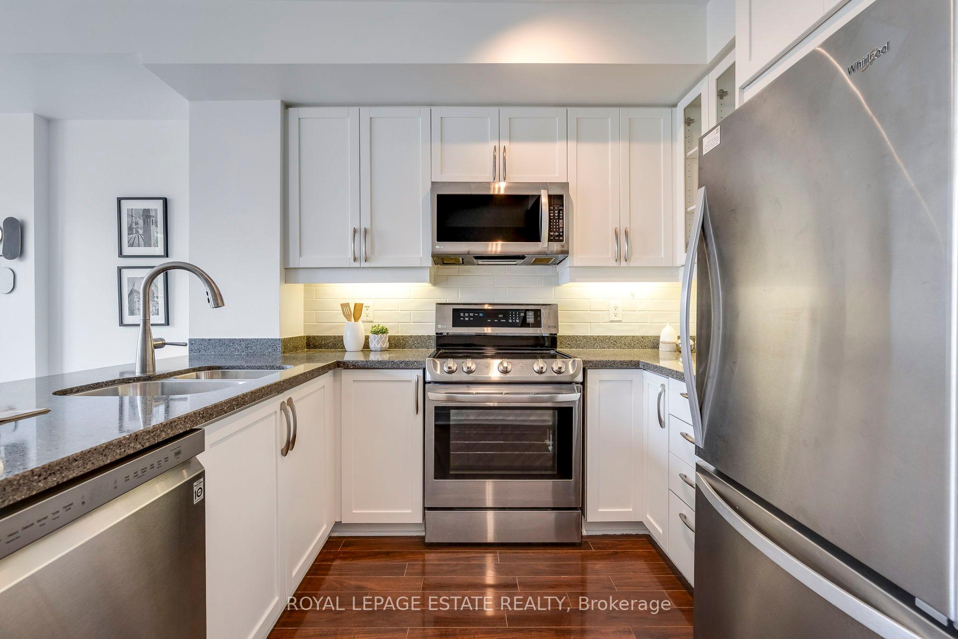 2 Bedrooms Condo at 168 King, Toronto For sale