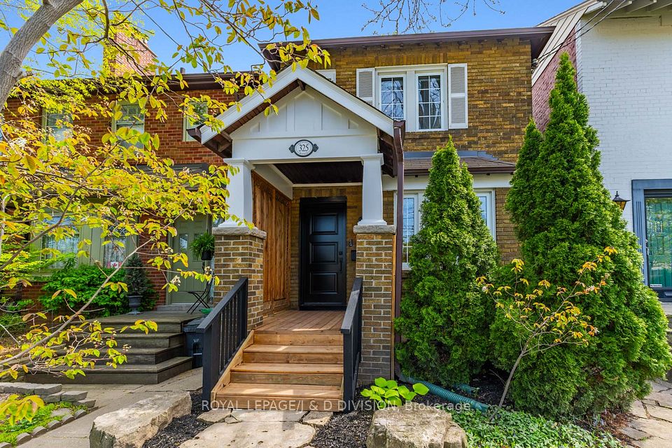 325 Davisville