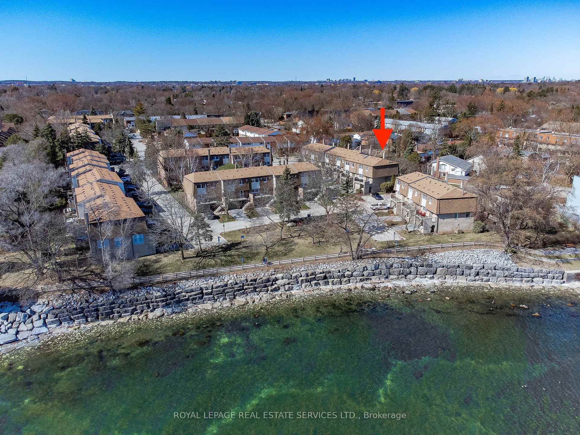 3 Bedrooms Condo at 2098 Marine,  Oakville For sale
