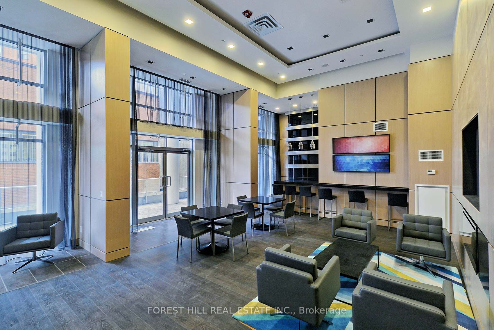 58 Orchard View Boulevard, #401