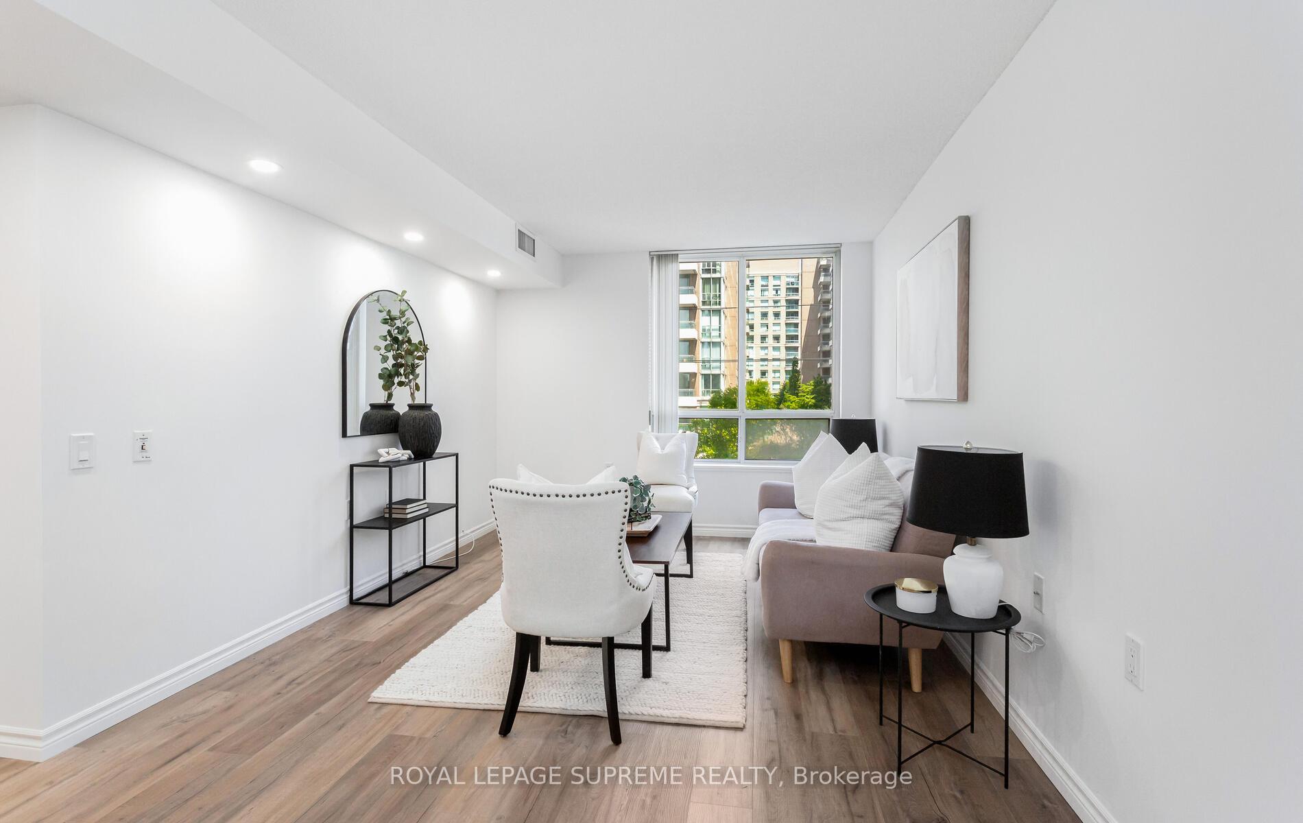 2 Bedrooms Condo at 35 Finch, Toronto For sale