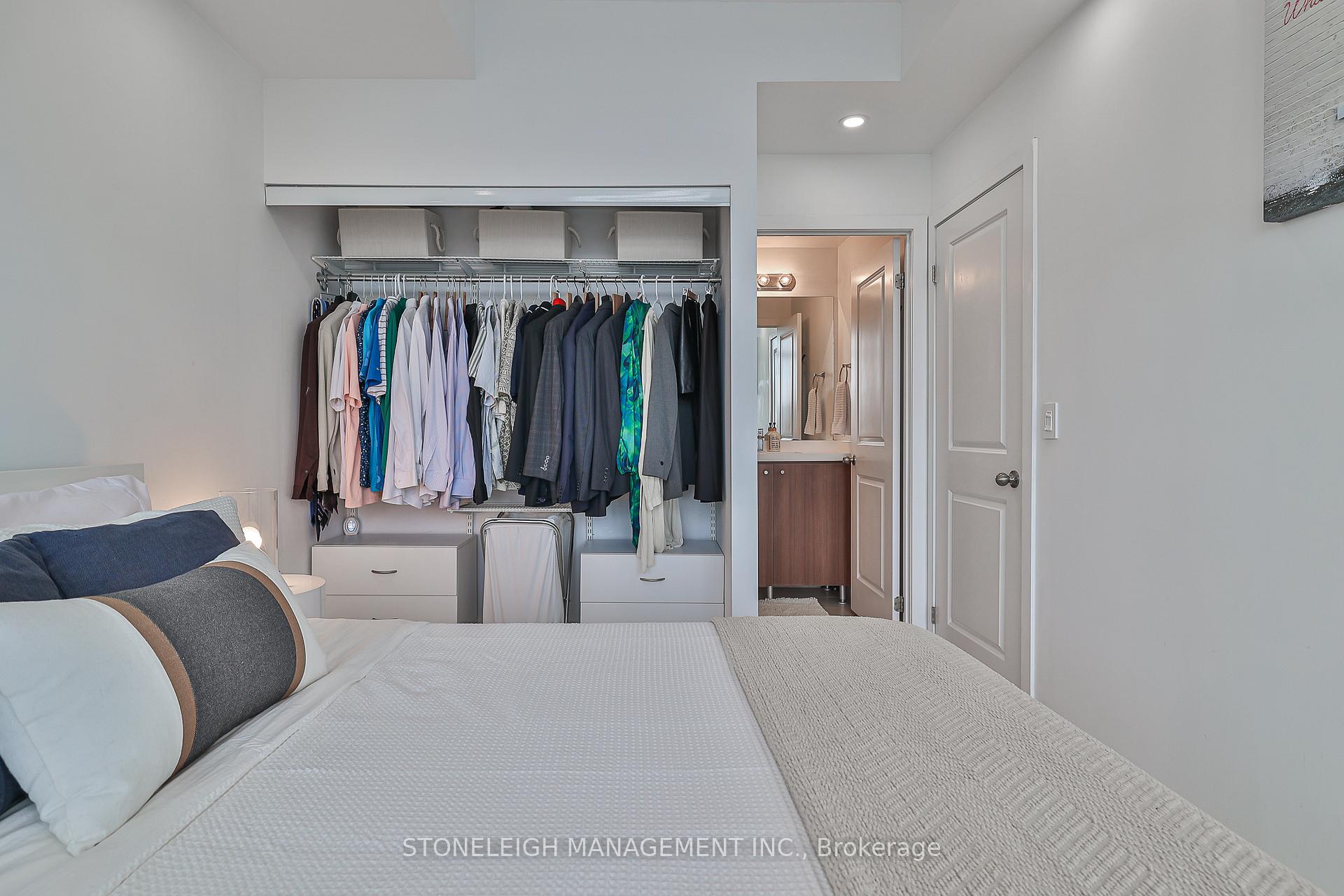 2 Bedrooms Condo at 105 George,  Toronto For sale