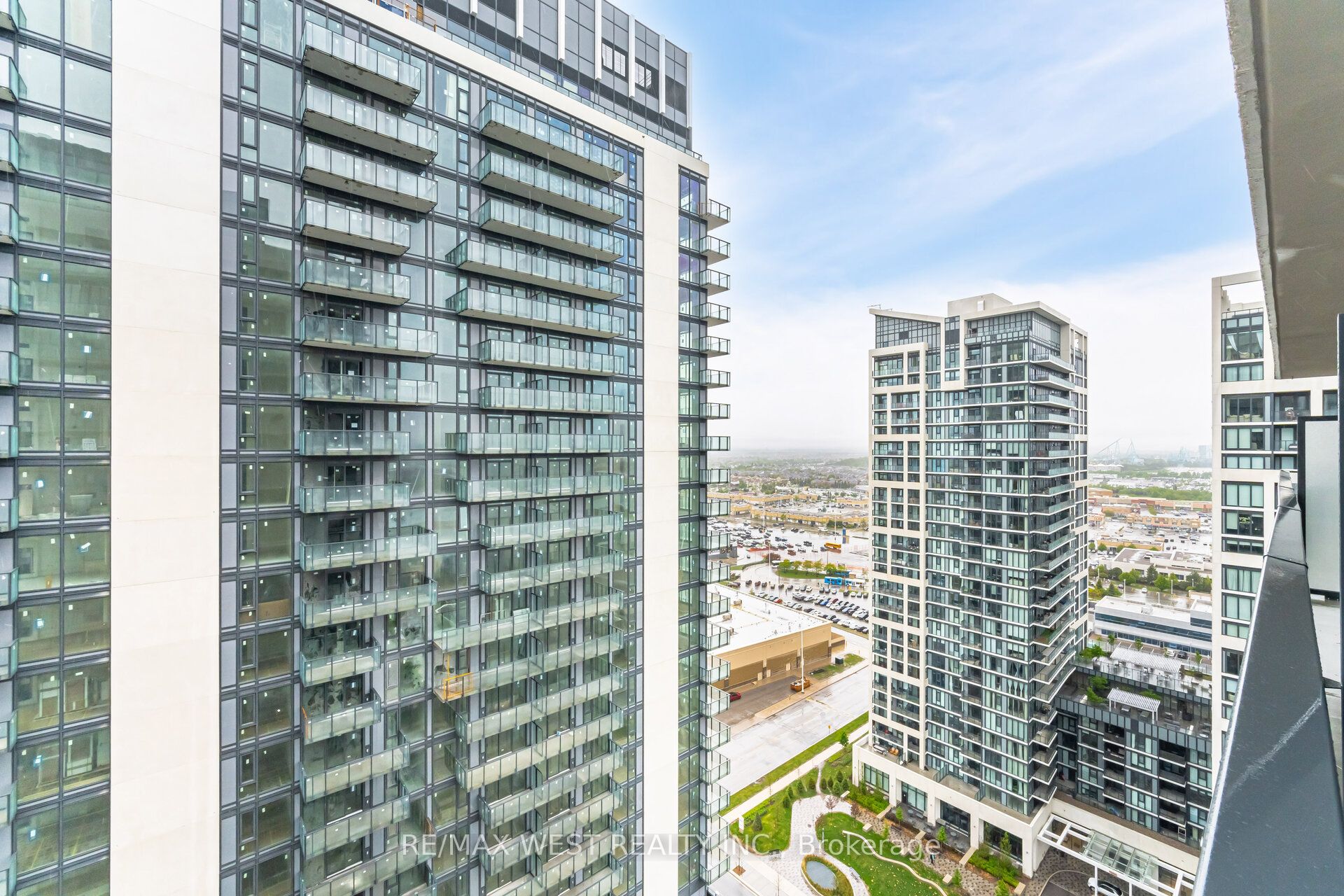 8960 Jane Street, #2201
