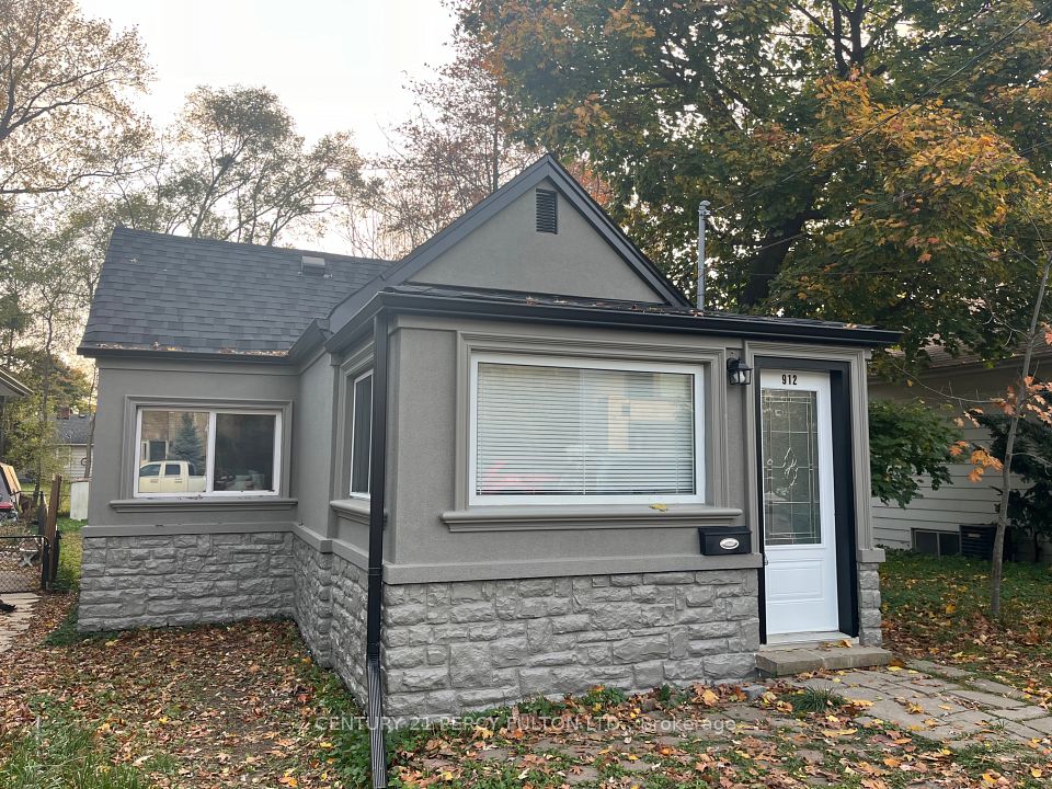 912 Beechwood