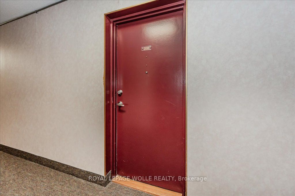 1100 Courtland Avenue E, #208