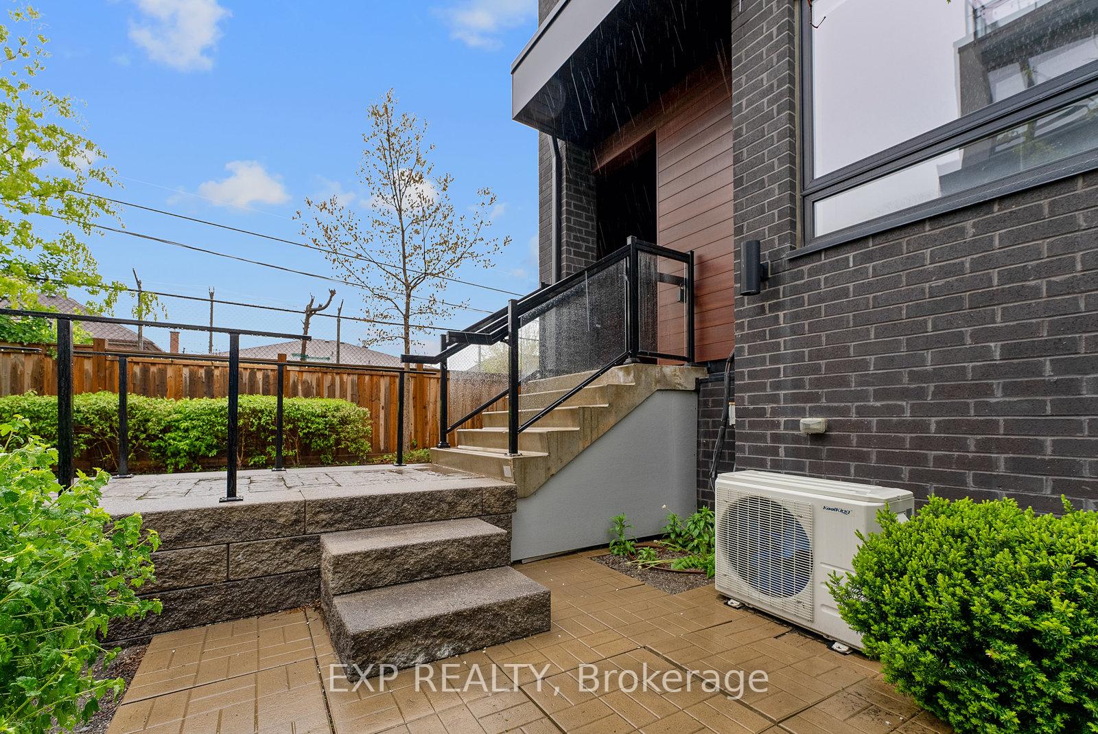 2 Bedrooms Condo at 1100 Briar Hill, Toronto For sale