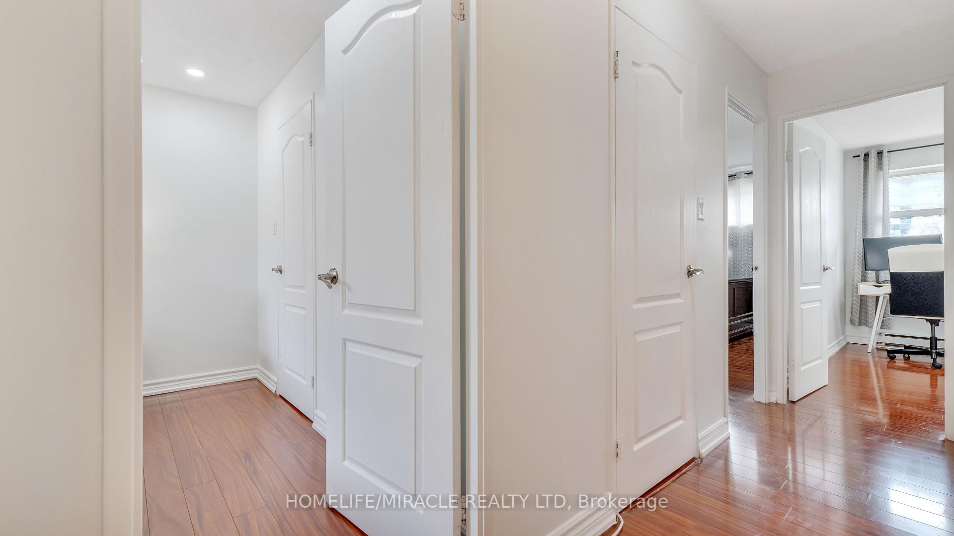 3 Bedrooms Condo at 91 Muir, Toronto For sale