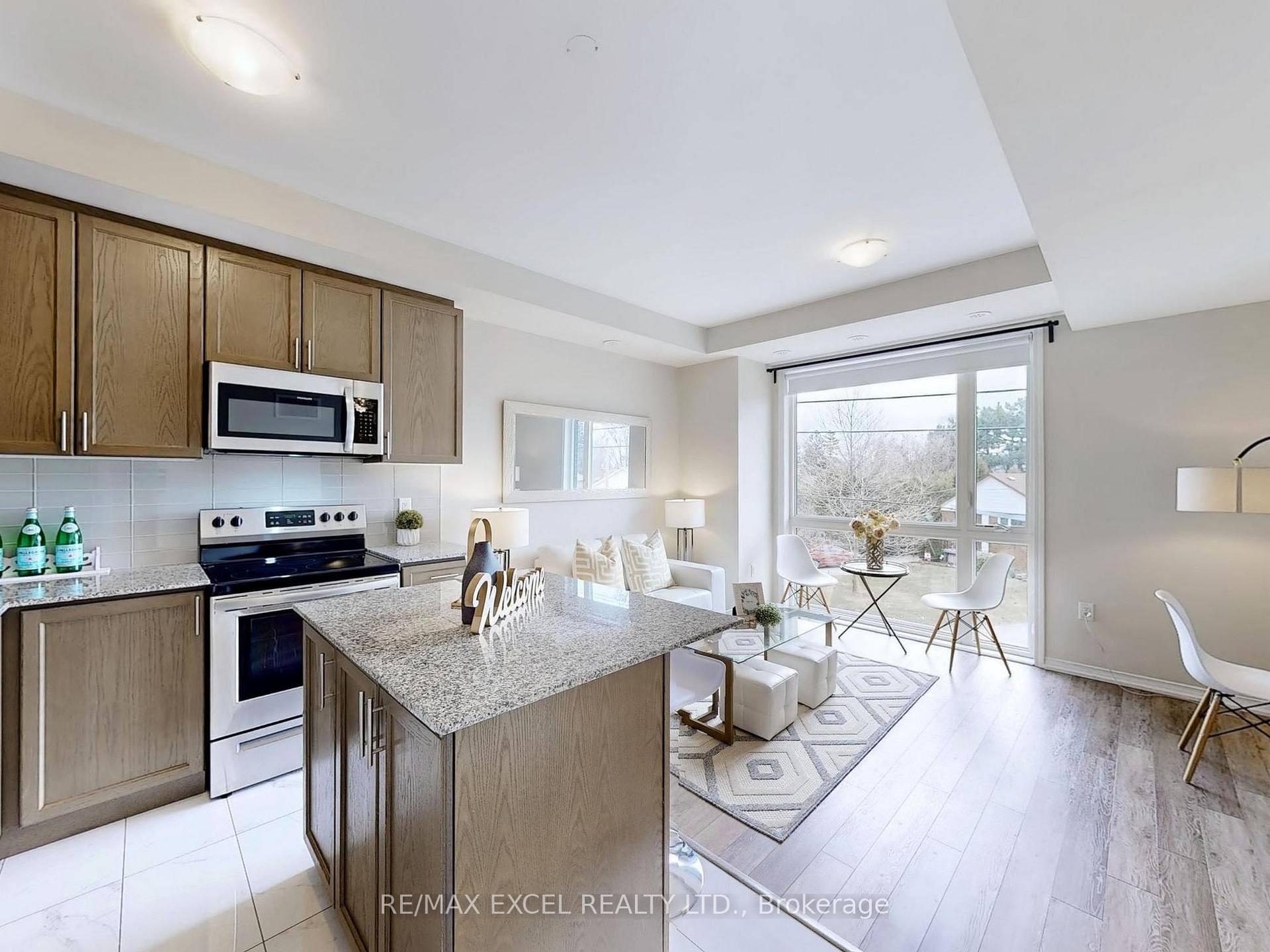 2 Bedrooms Condo at 24 Fieldway,  Toronto For sale