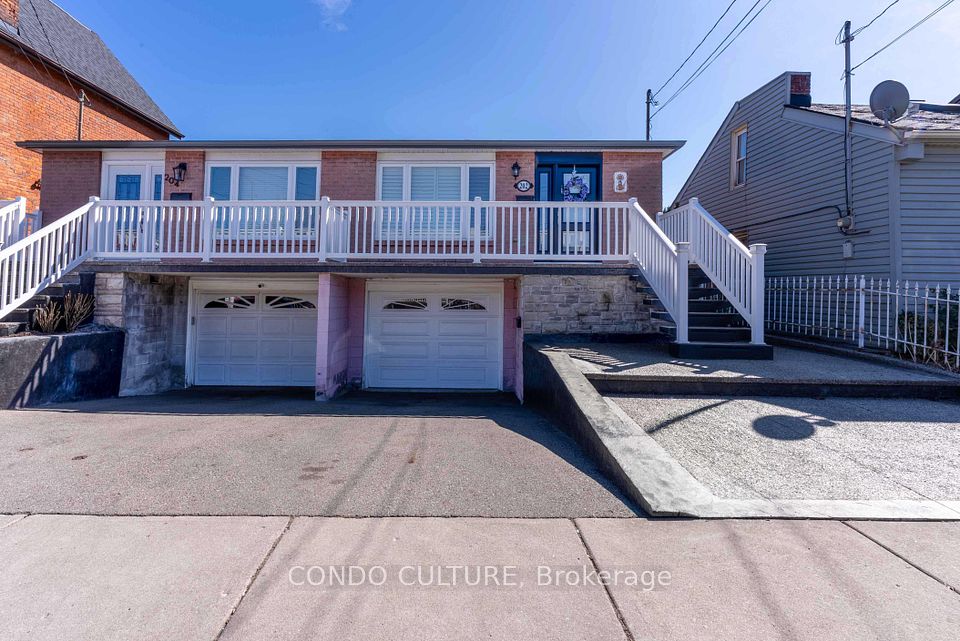 202 Ray Street, Hamilton, ON L8R 2Y2