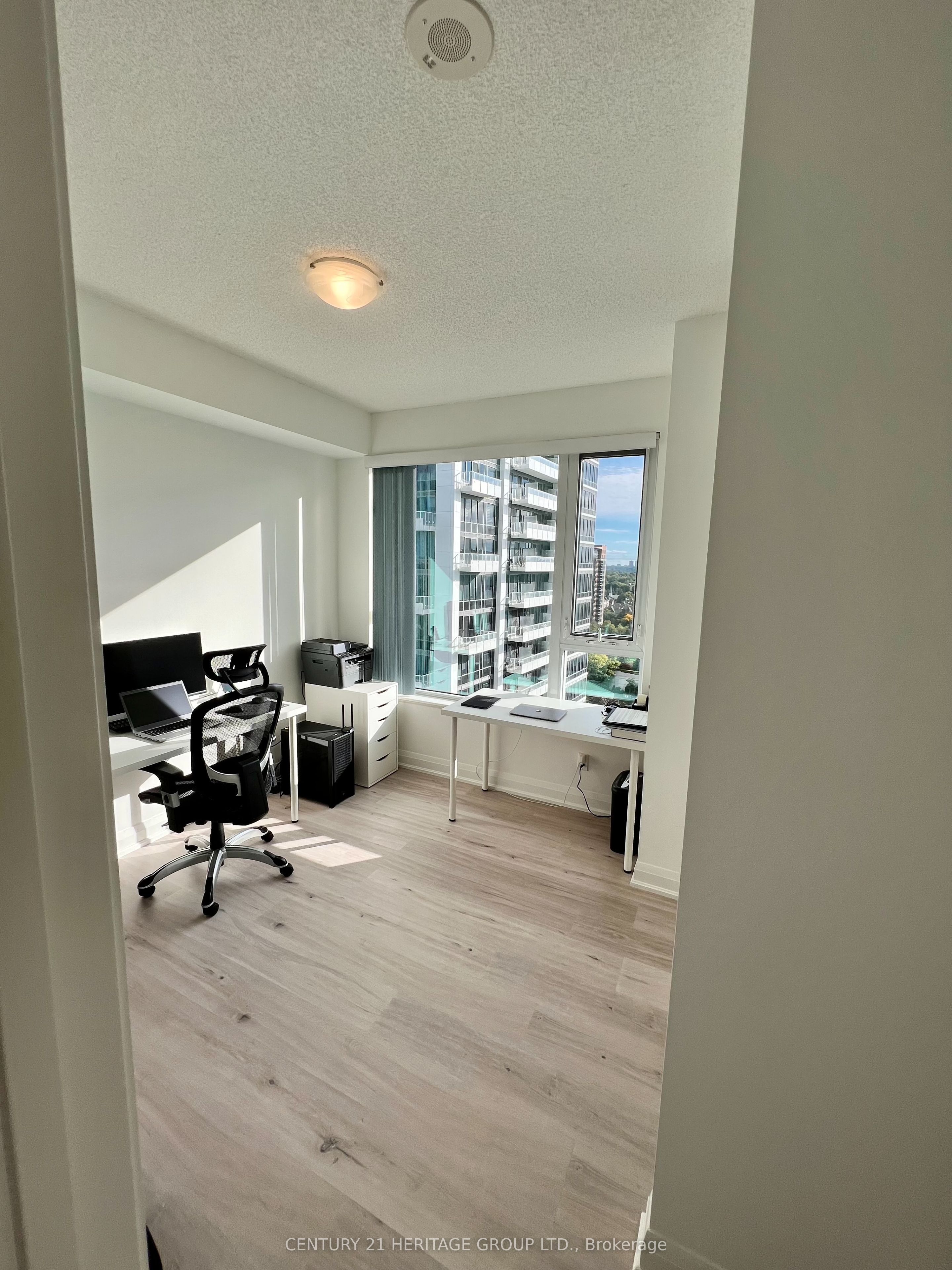 68 Canterbury Place, #1802