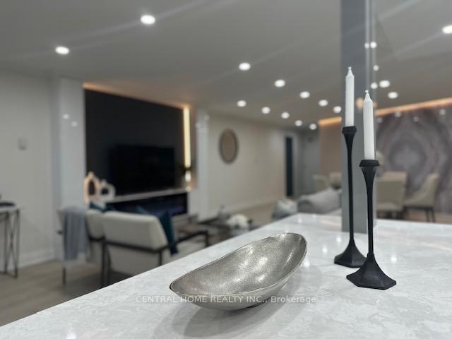 2 Bedrooms Condo at 85 Skymark,  Toronto For sale