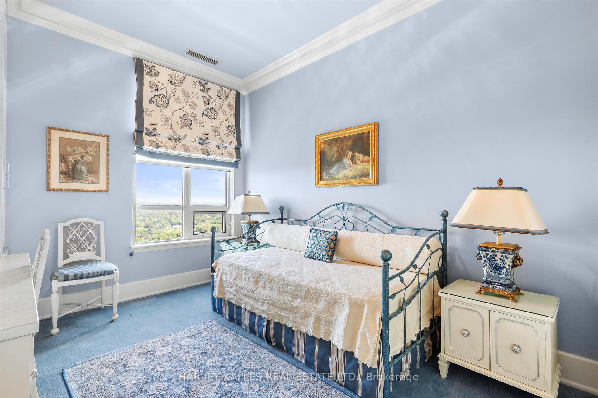 3 Bedrooms Condo at 662 Sheppard, Toronto For sale