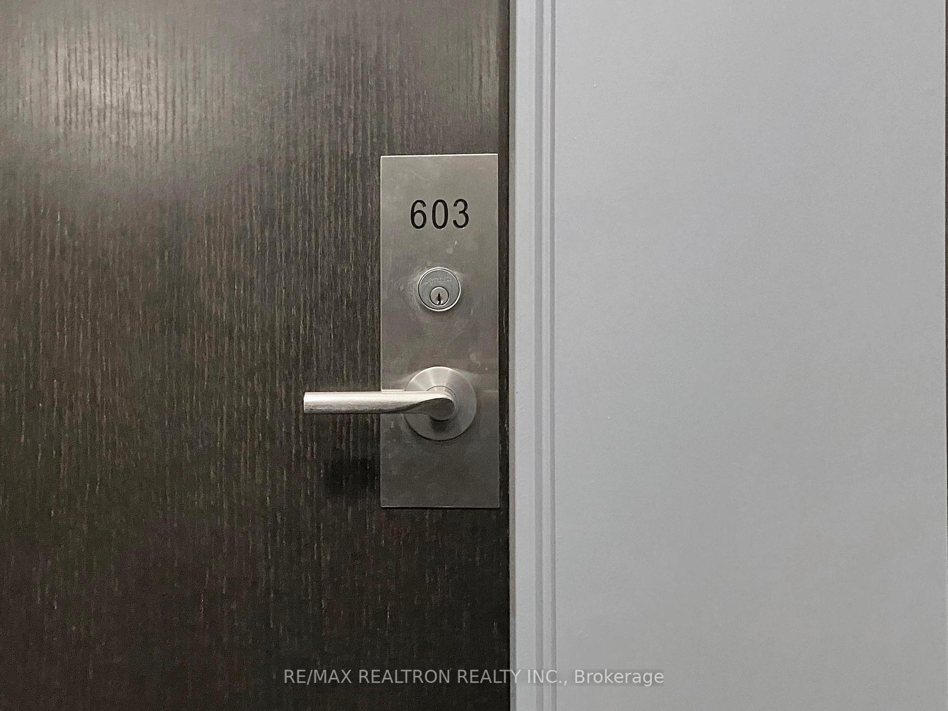 3 Bedrooms Condo at 195 Bonis, Toronto For sale