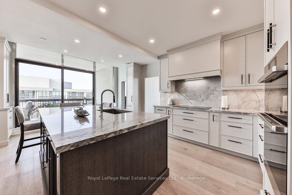 2 Bedrooms Condo at 2170 Marine, Oakville For sale