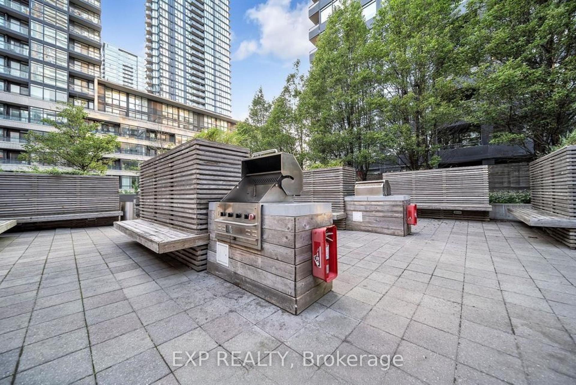 2 Bedrooms Condo at 4K Spadina, Toronto For sale