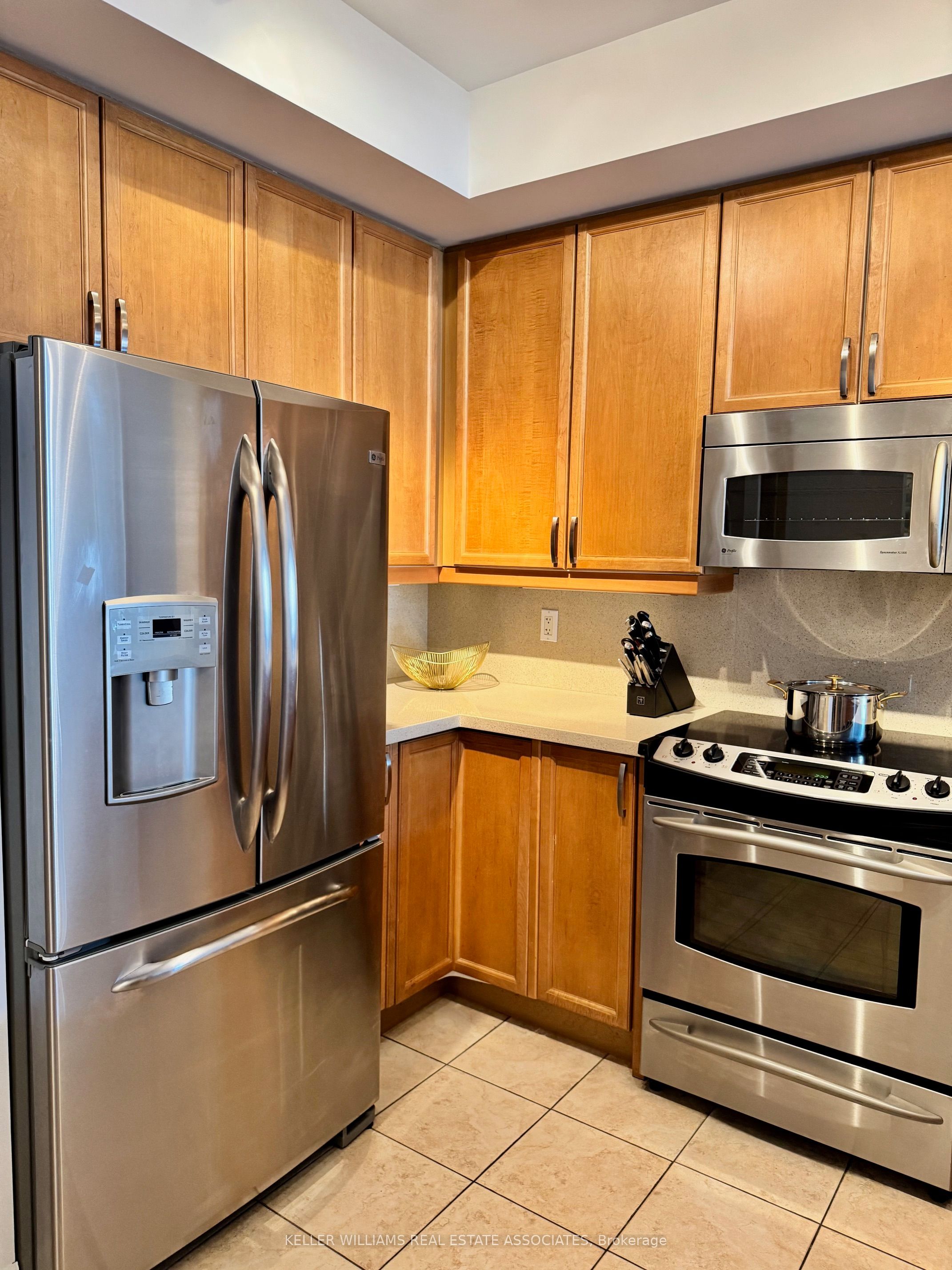 80 Port Street E, #208