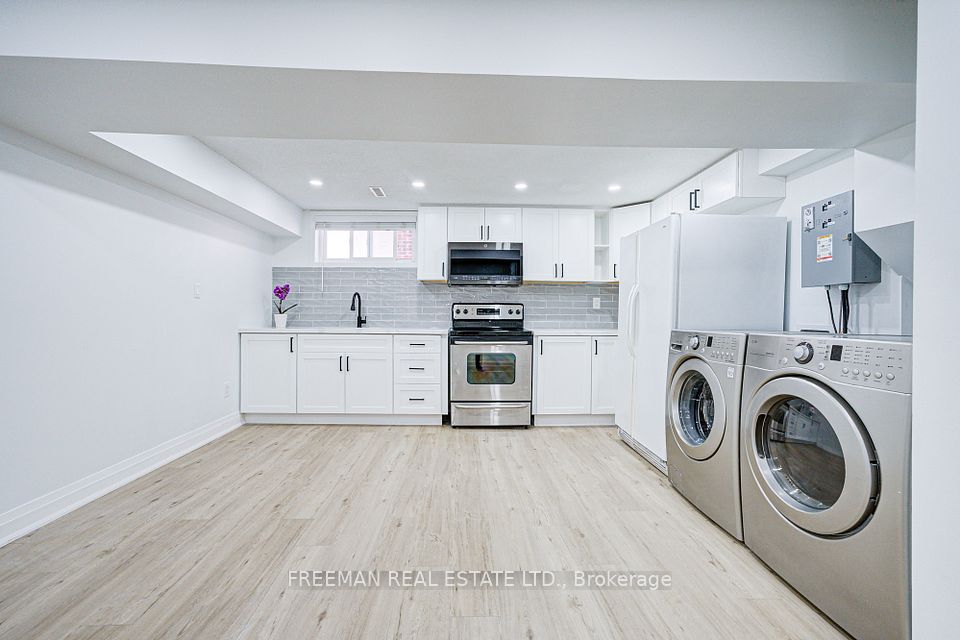 #Room 3 - 16 Carey Crescent, Markham, ON L3R 3E5