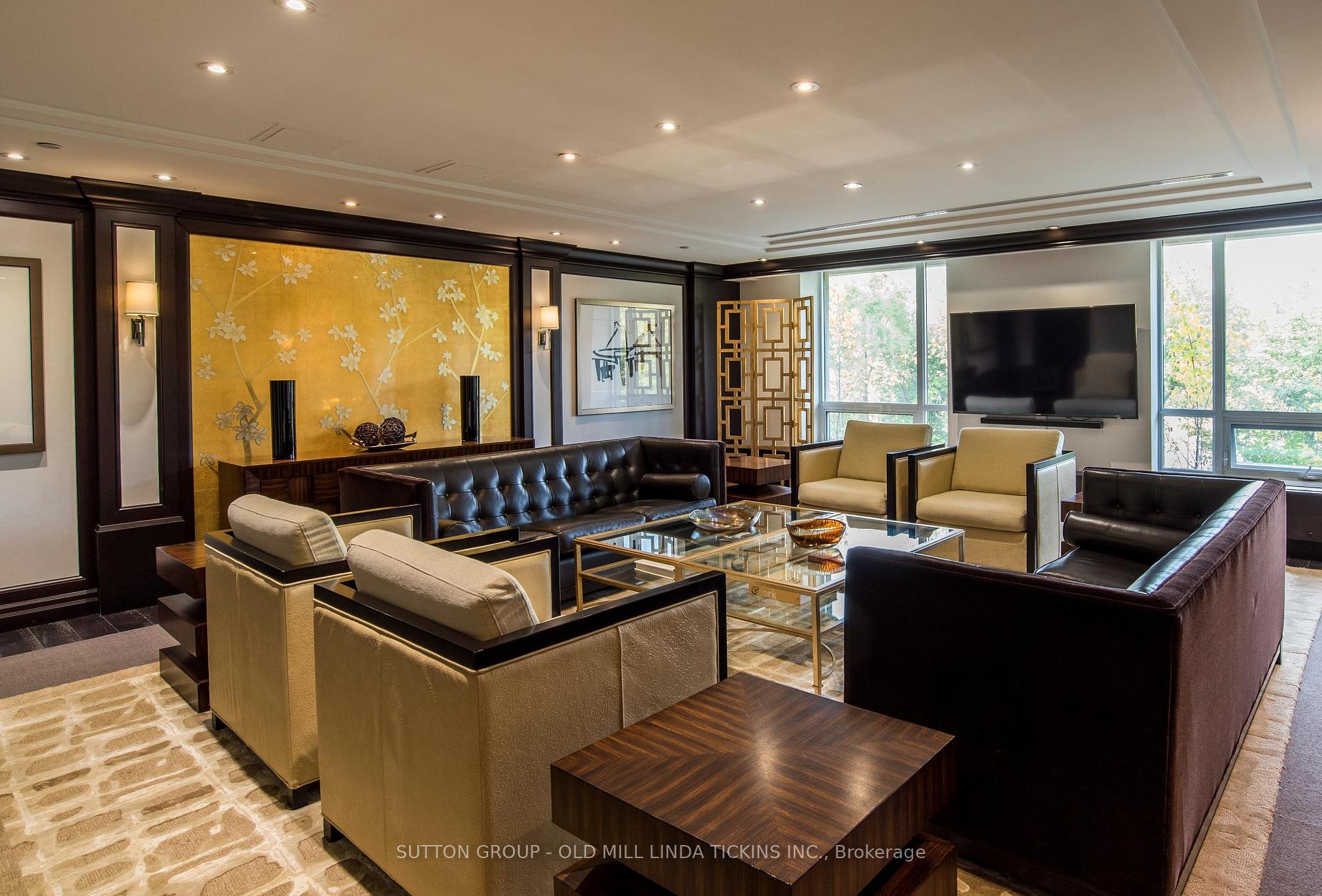 2 Bedrooms Condo at 30 Old Mill, Toronto For sale