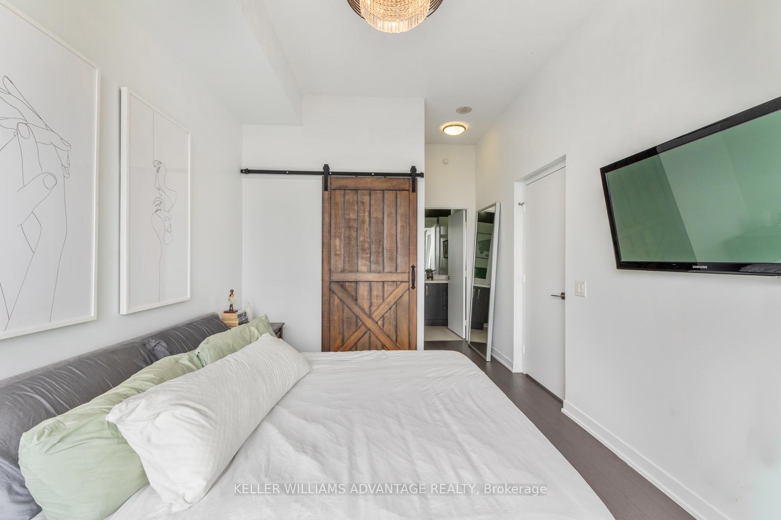 2 Bedrooms Condo at 120 Bayview, Toronto For sale