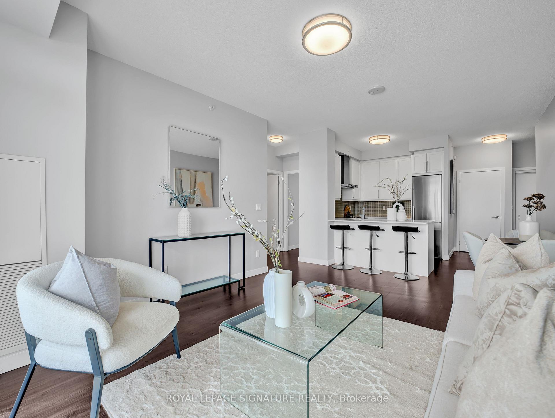 2 Bedrooms Condo at 2081 Fairview, Burlington For sale