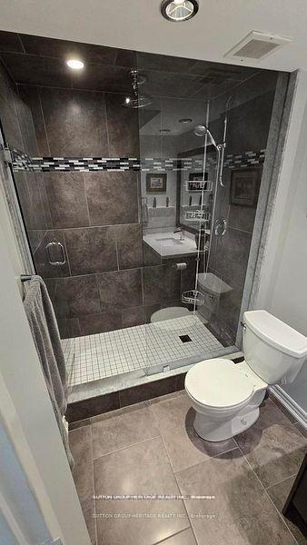 2 Bedrooms Condo at 75 Wynford Heights, Toronto For sale