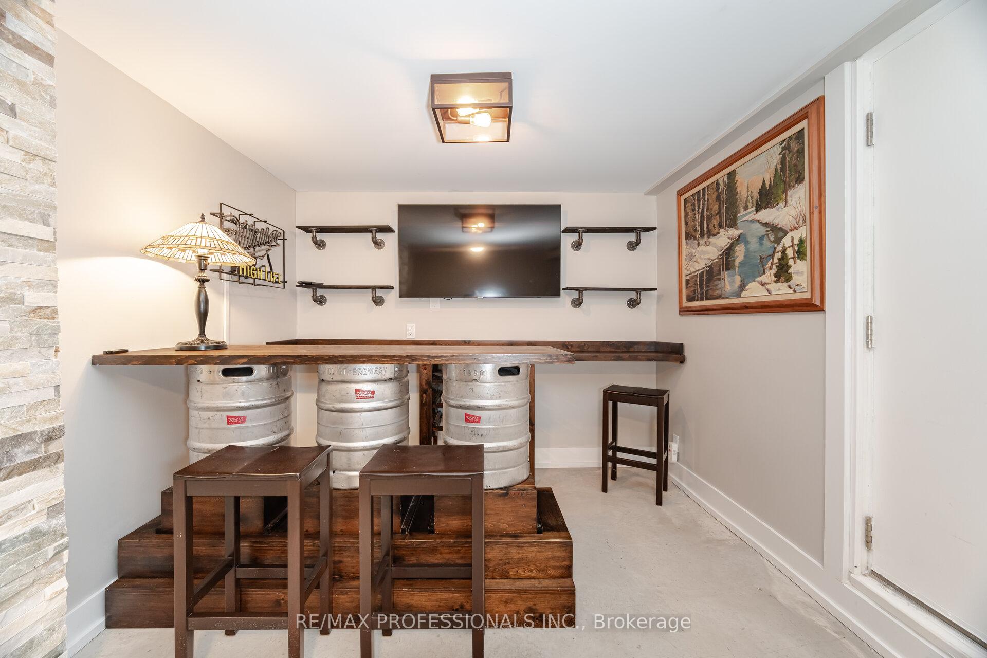 3 Bedrooms Condo at 582 Renforth, Toronto For sale