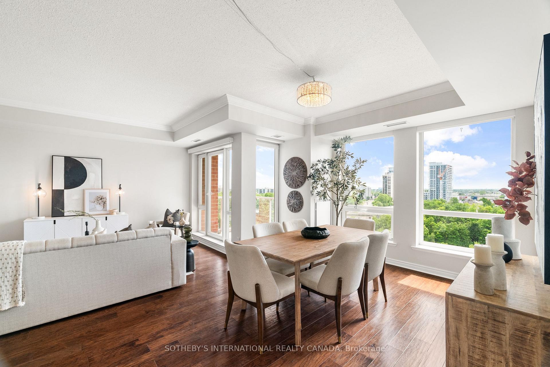 2 Bedrooms Condo at 40 Old Mill, Oakville For sale