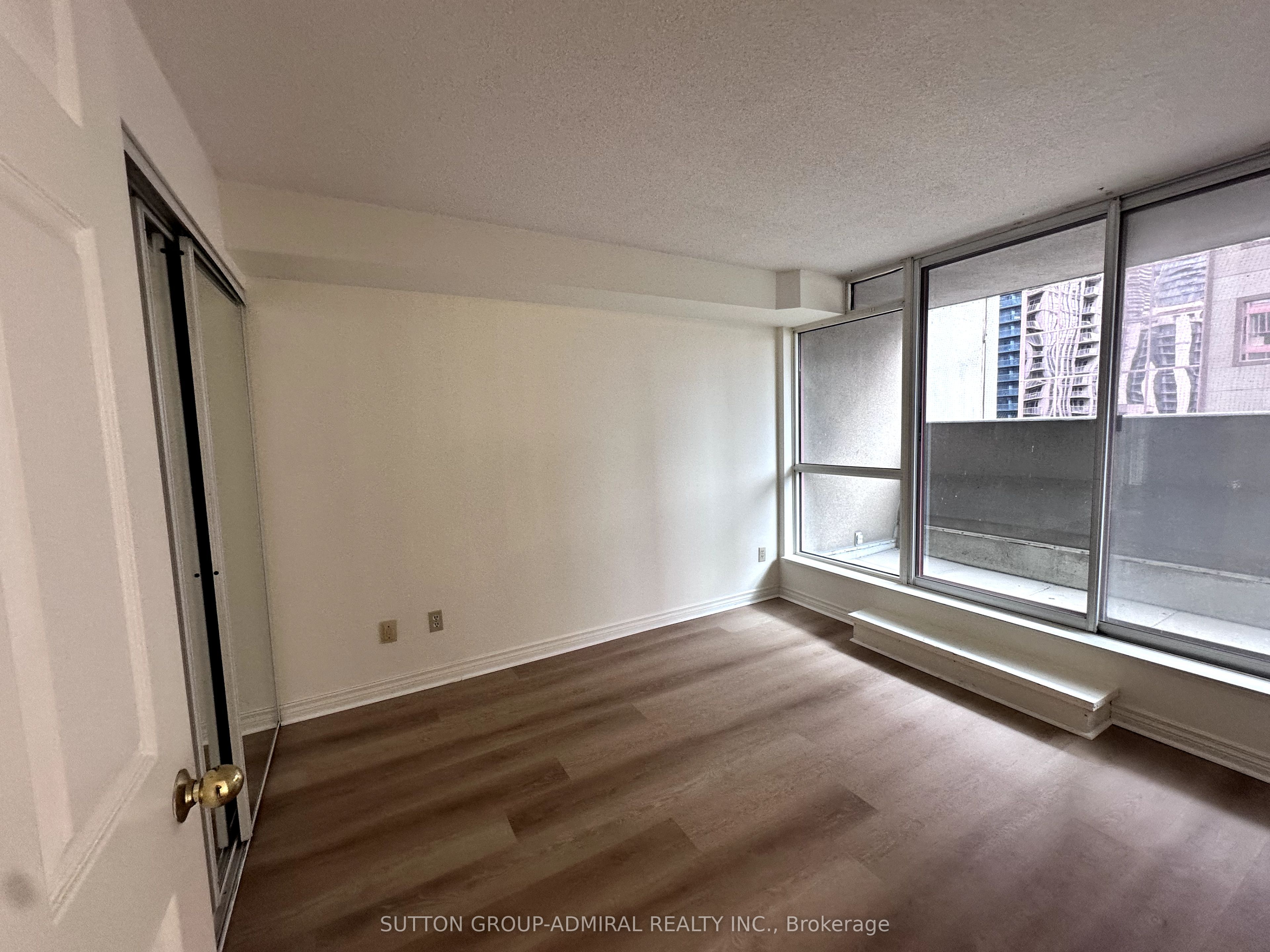 736 Bay Street, #501