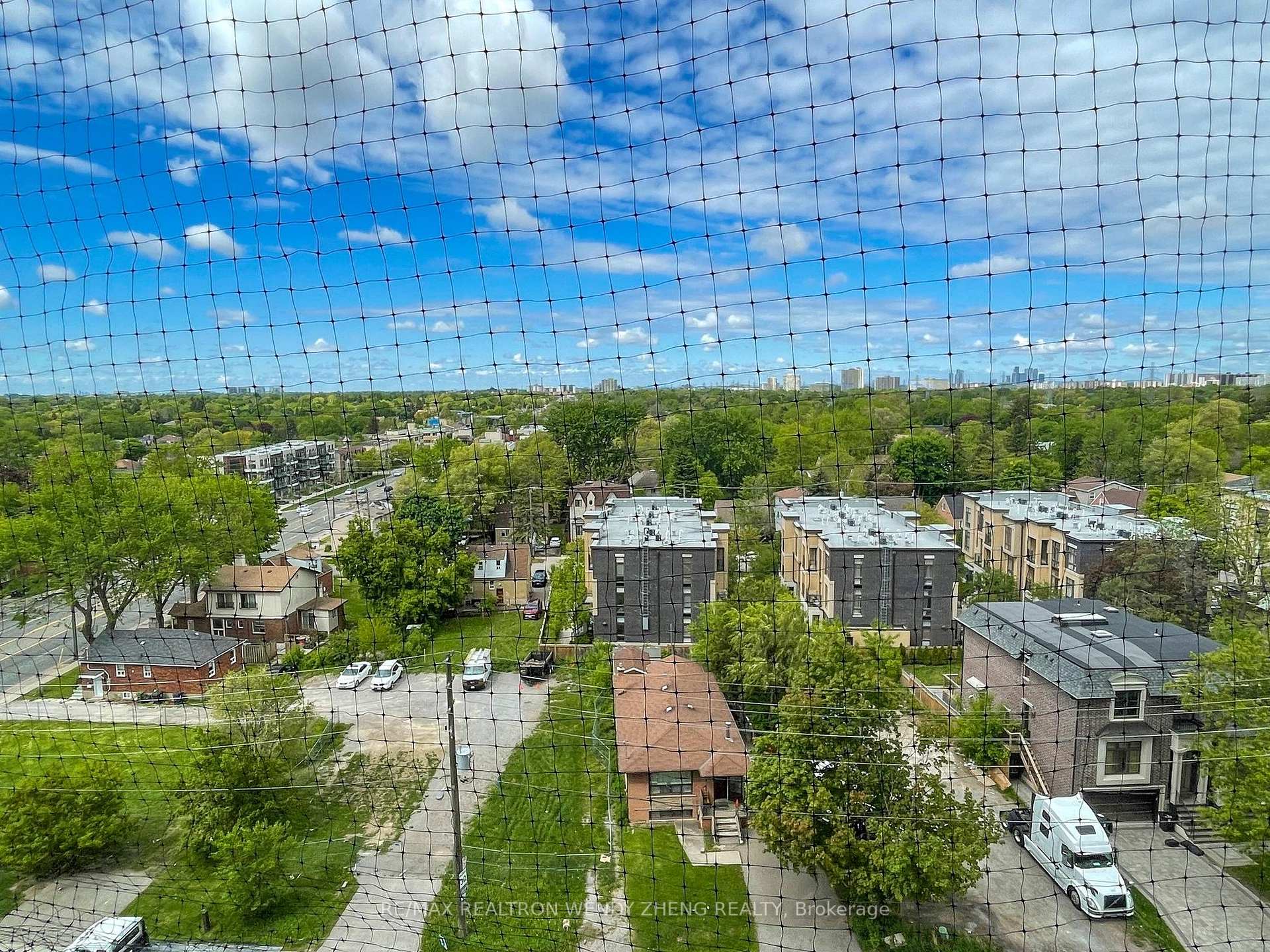 1 Bedroom Condo at 15 Greenview, Toronto For sale